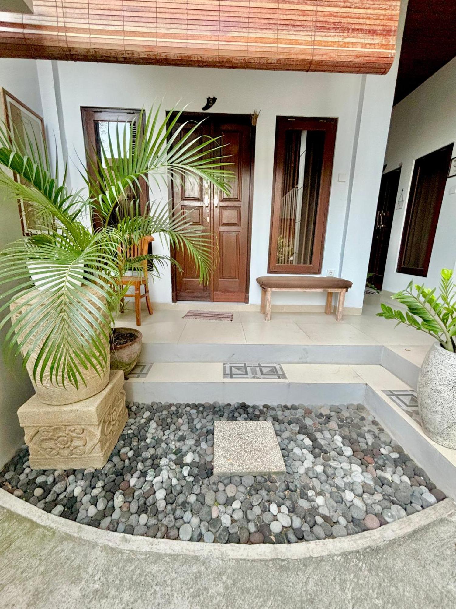 The Lima Home Stay In Canggu エクステリア 写真