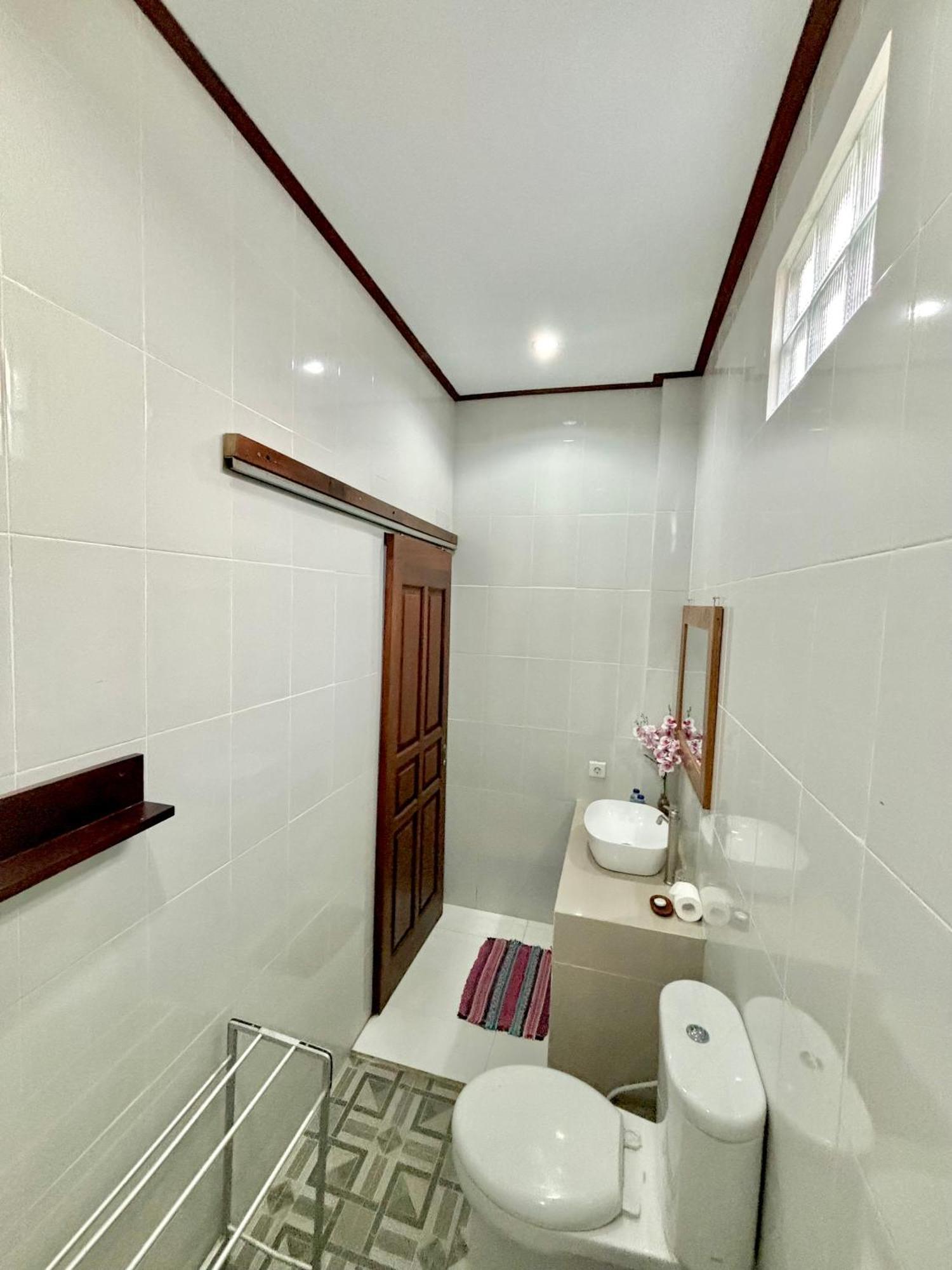 The Lima Home Stay In Canggu エクステリア 写真