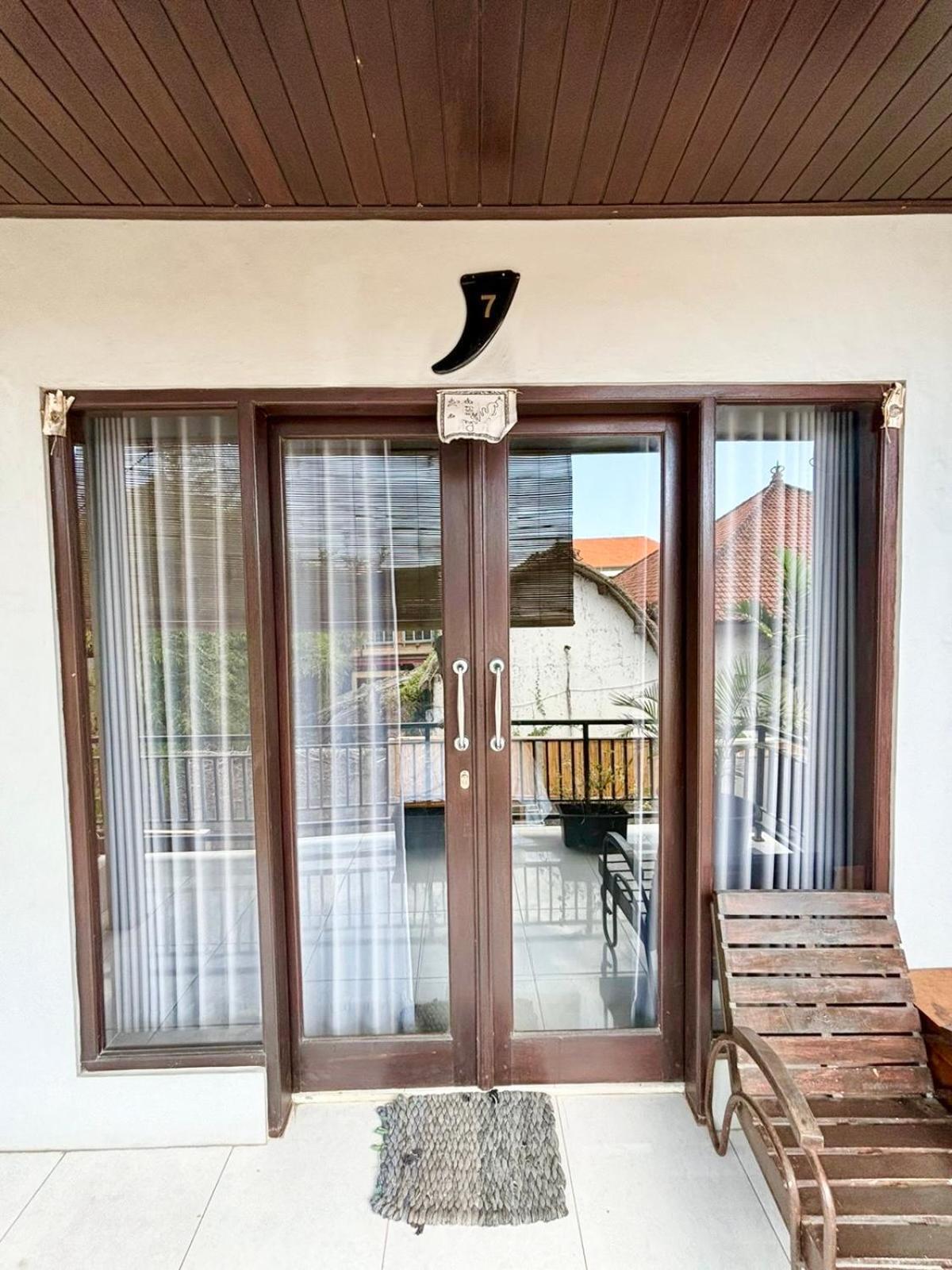 The Lima Home Stay In Canggu エクステリア 写真
